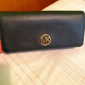 BRAND NEW NEVER USED Michael Kors Wallet